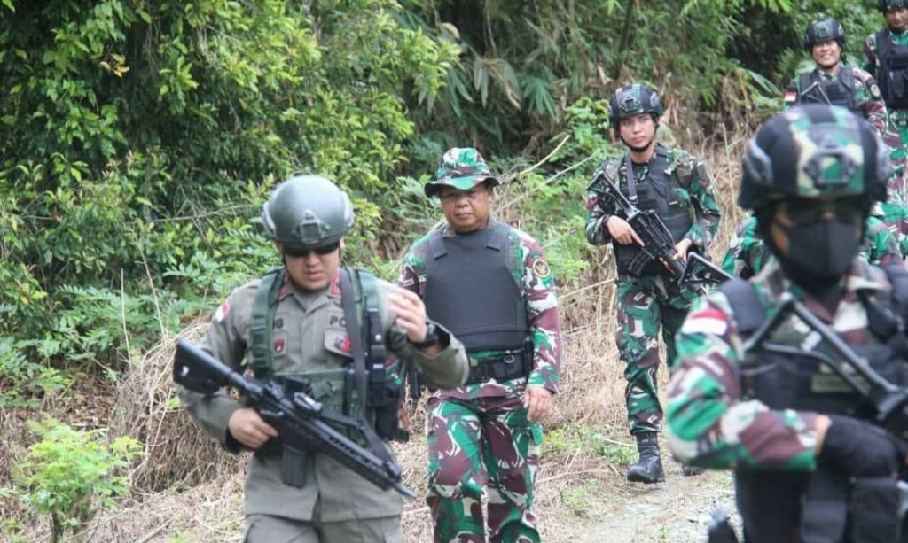 Brigjen TNI Farid Makruf bersama anggotanya memburu teroris MIT di wilayah Poso, Sigi dan Parigi Moutong/Ist