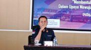 Kabid Kedaruratan dan Logistik BPBD Sulteng, Andy A Sembiring memberi pelatihan relawan kebencanaan di Universitas Muhammadiyah Palu, Sabtu (26/2/2022)/hariansulteng