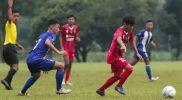 Persipal Palu (merah) vs PSJS Jakarta Selatan di laga pembuka Grup G Piala Soeratin U-17, Senin (14/3/2022)/Instagram @persipal_palu