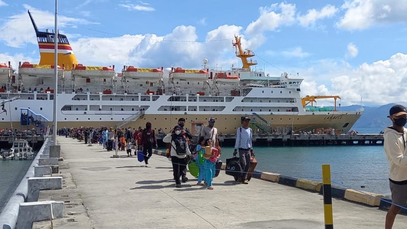 Pemudik tiba di Pelabuhan Pantoloan, Kota Palu, Kamis (21/4/2022)/hariansulteng