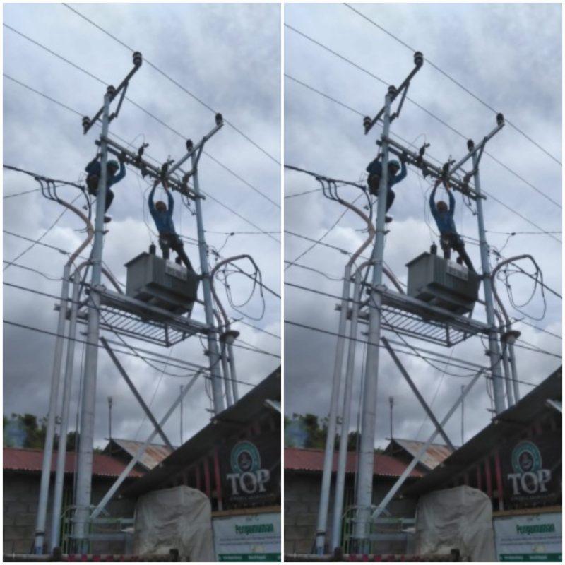Pekerja PLN perbaiki kabel listrik di Desa Loli Tasiburi, Kecamatan Banawa Kabupaten Donggala/istimewa 