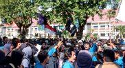 Massa dari Aliansi Mahasiswa se-Kota Palu kembali turun ke jalan menggelar aksi demonstrasi, Selasa (27/9/2022)/hariansulteng