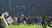 Kerusuhan di Stadion Kanjuruhan usai laga lanjutan Liga 1 antara Arema FC vs Persebaya, Sabtu (1/10/2022) malam/Ist