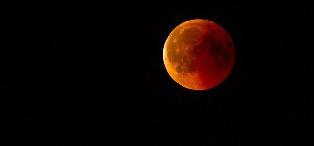 Ilustrasi gerhana bulan/Ist