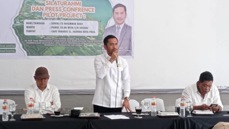 Direktur PT Sulteng Mineral Sejahtera (SMS), Akhmad Sumarling sentil media yang memberitakan perusahannya tanpa memerhatikan unsur keberimbangan/hariansulteng