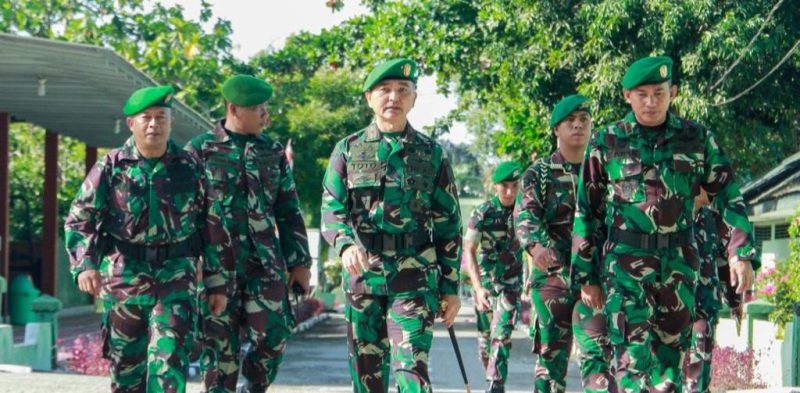 Komandan Korem (Danrem) 132/Tadulako, Brigjen TNI Toto Nurwanto memimpin upacara peringatan Hari Ulang Tahun (HUT) Infanteri ke-74 tahun 2022/Ist