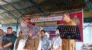 Kepala Biro Perekonomian Setda Sulteng, Yuniarto Pasman membuka pasar murah di Kelurahan Ujuna, Kota Palu, Selasa (7/2/2023)/hariansulteng