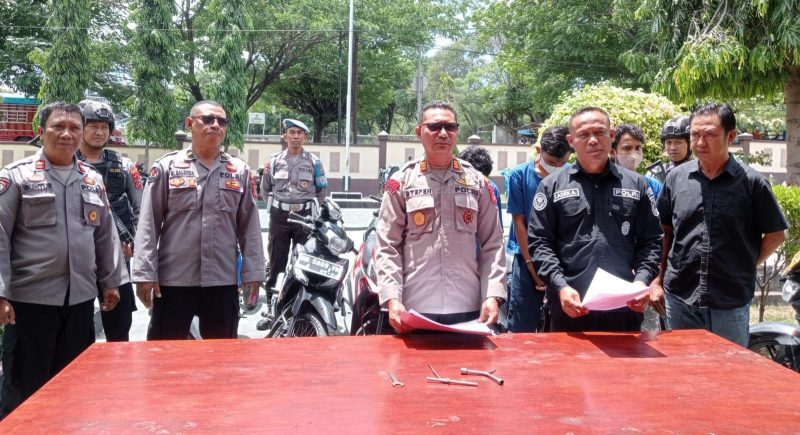 Polsek Palu Timur gelar konferensi pers pengungkapan kasus curanmor, Kamis (30/3/2023)/hariansulteng