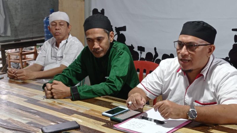 Syahlan Lamporo (kanan), pengacara ustaz AA tersangka dugaan pelecehan terhadap santri/hariansulteng