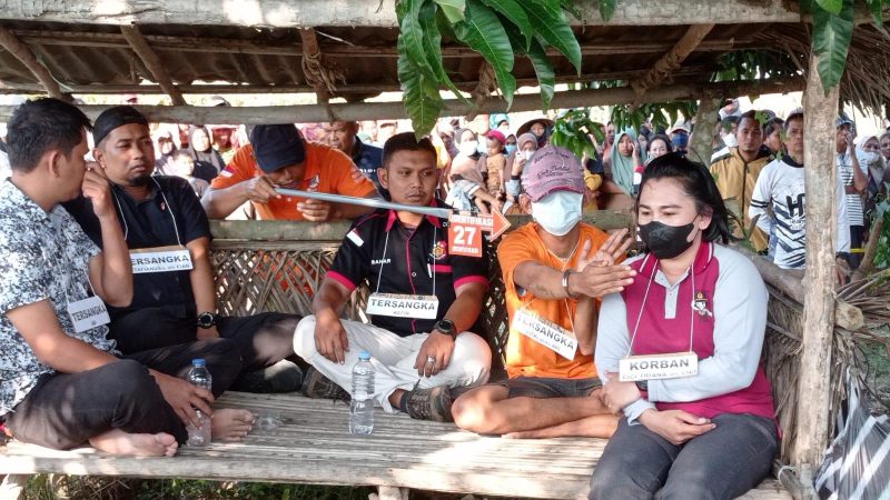 Kepolisian Resor (Porles) Sigi melakukan rekonstruksi kasus pembakaran wanita bernama Cici Triana (22), Jumat (28/7/2023)/hariansulteng