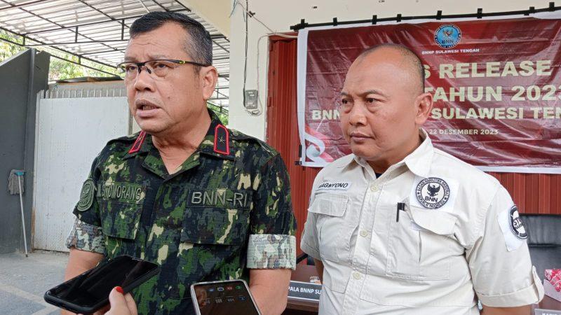 Kepala BNN Provinsi Sulteng, Brigjen Monang Situmorang (kiri)/hariansulteng