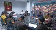 Polda Sulteng serahkan 2 tersangka korupsi Rp 29 M di Bangkep ke kejaksaan, Kamis (1/2/2024)/Ist