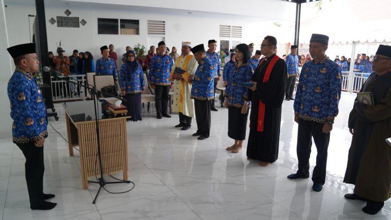 Wali Kota Hadianto Rasyid melantik 165 pejabat di lingkup Pemerintah Kota (Pemkot) Palu, Jumat (22/3/2024)/Pemkot Palu