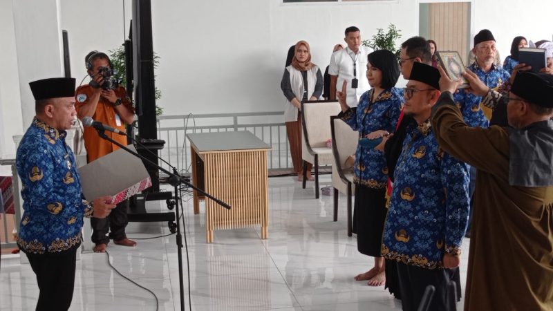 Wali Kota Palu, Hadianto Rasyid melantik 165 pejabat Pemerintah Kota (Pemkot) Palu, Jumat (3/5/2024)/hariansulteng