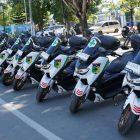 Wali Kota Palu, Hadianto Rasyid secara simbolis menyerahkan puluhan kendaraan operasional kesehatan, Jumat (10/5/2024)/Pemkot Palu