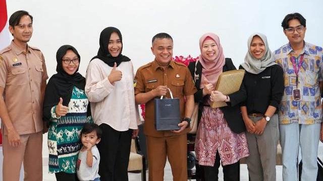 Wali Kota Palu, Hadianto Rasyid menerima kunjungan Sasakawa Peace Foundation (SPF) bersama Yayasan Sikola Mombine di rumah jabatannya, Senin (13/5/2024)/Pemkot Palu