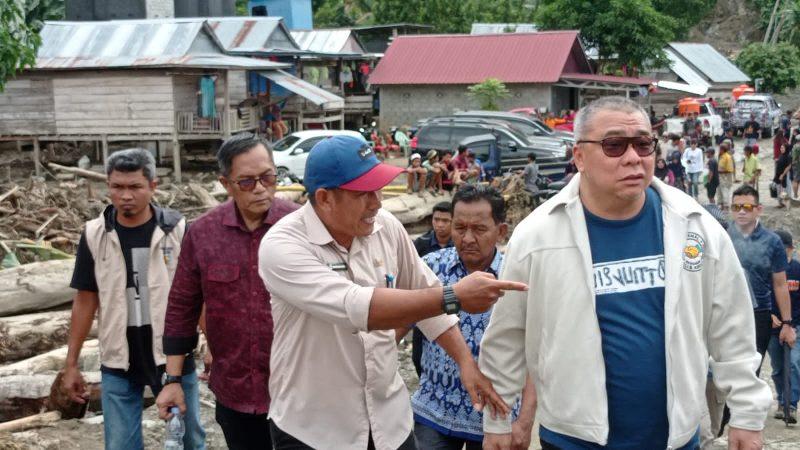 Ahmad Ali melakukan peninjauan ke lokasi terdampak banjir bandang di Kabupaten Parigi Moutong (Parimo), Sulawesi Tengah, Kamis (4/7/2024)/hariansulteng
