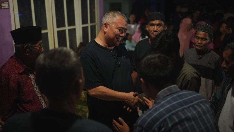 Ahmad Ali temui warga di Desa Gio Barat, Kecamatan Moutong, Kabupaten Parigi Moutong, Kamis malam (4/7/2024)/hariansulteng