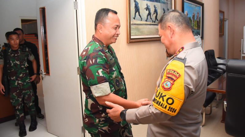 Kapolda Sulteng, Irjen Agus Nugroho menerima kunjungan silaturahmi Danrem 132/Tadulako, Brigjen TNI Deni Gunawan, Senin (9/9/2024)/Ist