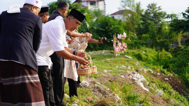 Pemkot Palu kembali melaksanakan tabur bunga dalam rangka memperingati 6 tahun bencana gempa, tsunami dan likuifaksi, Sabtu (28/9/2024)/Pemkot Palu