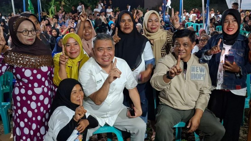 Hidayat Lamakarate dampingi Ahmad Ali kampanye di Kelurahan Donggala Kodi, Kecamatan Ulujadi, Kota Palu, Jumat malam (4/10/2024)/Ist