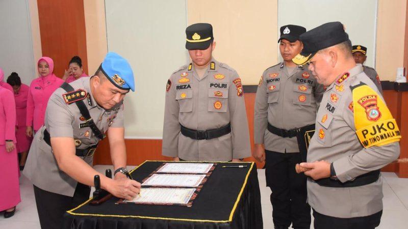 Kapolda Irjen Agus Nugroho pimpin sertijab Kabidpropam dan lantik Dirressiber Polda Sulteng, Selasa (8/10/2024)/Ist