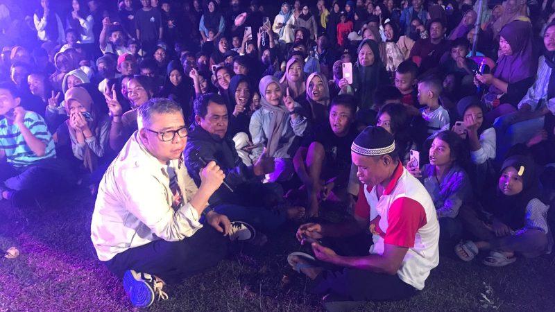 Ahmad Ali saat berkampanye di Kecamatan Bualemo, Kabupaten Banggai, Kamis malam (17/10/2024)/Ist