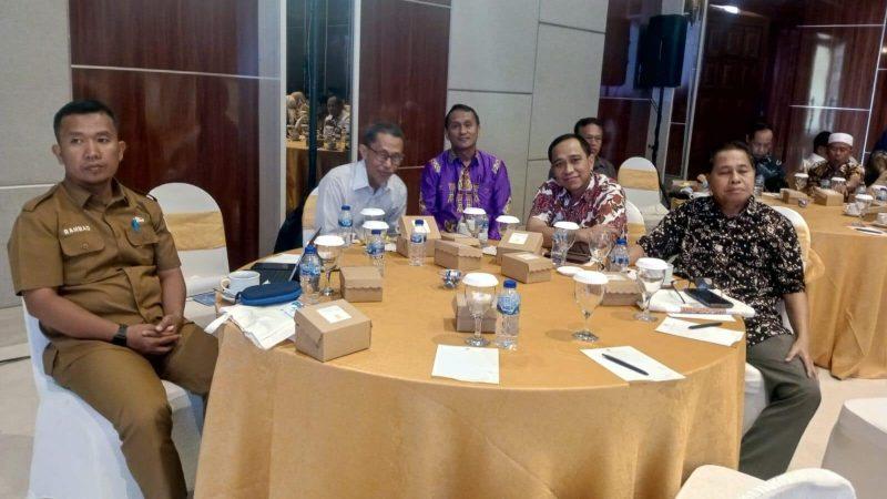 Asisten Bidang Administrasi Perekonomian Setda Kota Palu, Rahmad Mustafa, menghadiri seminar bertajuk Outlook Ekonomi Sulteng 2025, Senin (13/01/2025)/Pemkot Palu