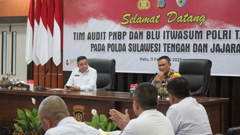 Irwasda Polda Sulteng, Kombes Asep Ahdiatna membuka acara audit Penerimaan Negara Bukan Pajak (PNBP) dan Badan Layanan Umum (BLU), Selasa (11/02/2025)/Ist