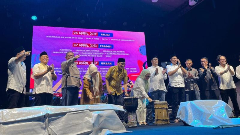 Sekretaris Daerah Kota (Sekkot) Palu), Irmayanti Pettalolo menghadiri pembukaan 1 Dekade Kampung Baru Fair 2016 - 2025, Minggu (06/04/2025)/Ist