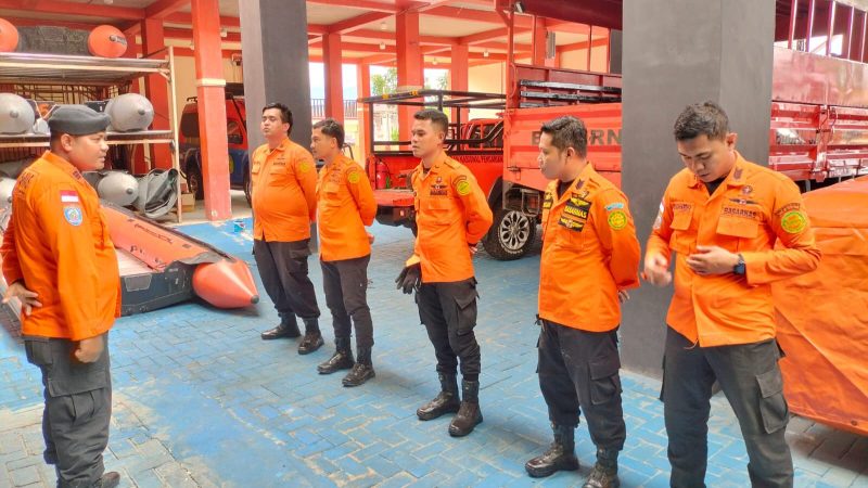 Basarnas Palu terjunkan personel untuk mencari lansia yang hilang di Kecamatan Banawa Tengah, Kabupaten Donggala, Kamis (24/04/2025)/Ist