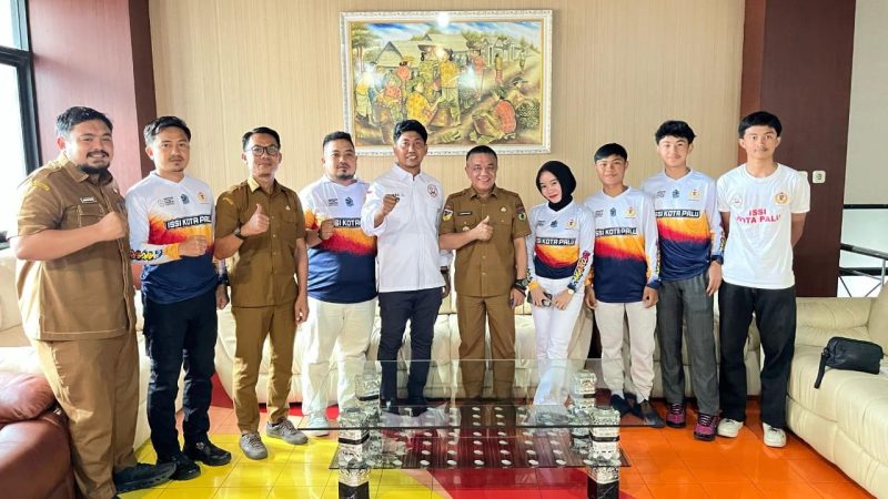 Wali Kota Palu, Hadianto Rasyid menerima kunjungan pengurus Ikatan Sport Sepeda Indonesia (ISSI) Kota Palu, Selasa (29/04/2025)/Pemkot Palu