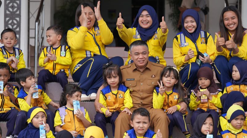Wali Kota Palu, Hadianto Rasyid menerima kunjungan hangat dari sejumlah peserta didik Taman Kanak-kanak (TK) Putra Palu, Selasa (29/04/2025)/Pemkot Palu