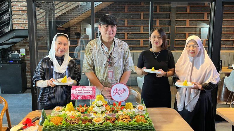Wakil Wali Kota Palu, Imelda Liliana Muhidin meresmikan pembukaan restoran A'Robi Prime di Jalan Balai Kota Selatan, Kota Palu, Sabtu (03/05/2025)/Pemkot Palu