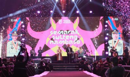 Gubernur Sulteng, Anwar Hafid memberikan sambutan di malam penutupan Semarak Sulteng Nambaso, Senin (12/05/2025)/Ist