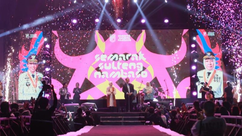 Gubernur Sulteng, Anwar Hafid memberikan sambutan di malam penutupan Semarak Sulteng Nambaso, Senin (12/05/2025)/Ist