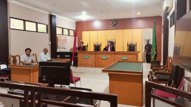 Pengadilan Negeri (PN) Palu menggelar sidang perdana gugatan praperadilan yang diajukan jurnalis beritamorut.id, Heandly Mangkali, Jumat (16/05/2025)/Ist