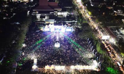 Warga memadati Lapangan Imanuel Palu di malam penutupan Semarak Sulteng Nambaso, Senin (12/05/2025)/Ist