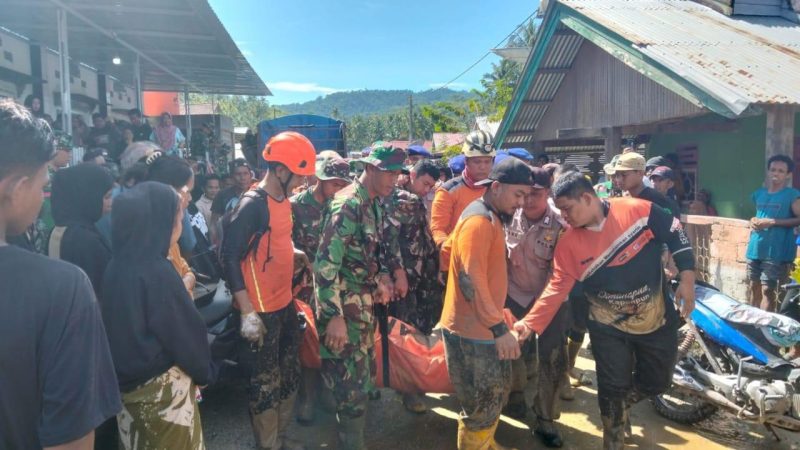 Tim SAR gabungan berhasil menemukan korban hilang pascabanjir bandang di Desa Wombo, Kecamatan Tanantovea, Kabupaten Donggala, Rabu (28/05/2025)/Ist