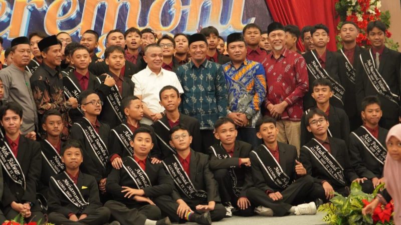 Wali Kota Palu, Hadianto Rasyid hadiri Seremoni Cinta dan Doa yang diselenggarakan oleh orang tua murid kelas IX SMP Islam Terpadu Qurrota A’yun Palu, Angkatan X tahun 2025, bertempat di Hotel Aston Palu, Kamis (29/5/2025)/Pemkot Palu