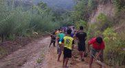 Relawan BERANI di Kecamatan Lore Tengah, Kabupaten Poso, menagih janji Anwar-Reny soal infrastruktur jalan/Ist