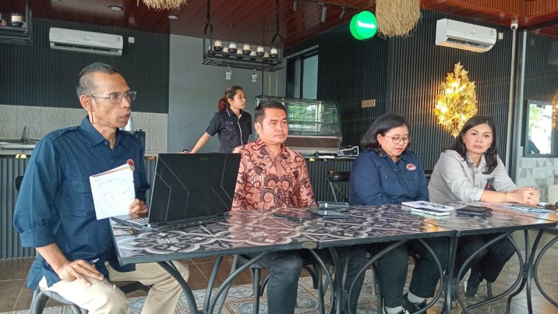 Konferensi pers LPSK dan BNPT di Tanaris Cafe, Palu (Sumber: Mawan/hariansulteng.com)