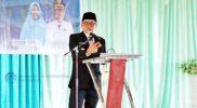 Bupati Buol Risharyudi Triwibowo saat mengukuhkan Ketua Tim Penggerak PKK Kabupaten Buol (Sumber: buolkab.go.id)