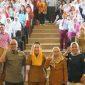 Wakil Wali Kota Palu Imelda Liliana Muhidin resmi membuka lomba paduan suara lagu Indonesia Raya 3 stanza dan lagu daerah Kaili, Selasa (12/8/2025). (Foto: Pemkot Palu)
