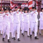 Tim Paskibraka Garuda Perkasa bertugas kibarkan bendera merah putih di Kantor Wali Kota Palu, Minggu (17/8/2025). (Foto: Pemkot Palu)
