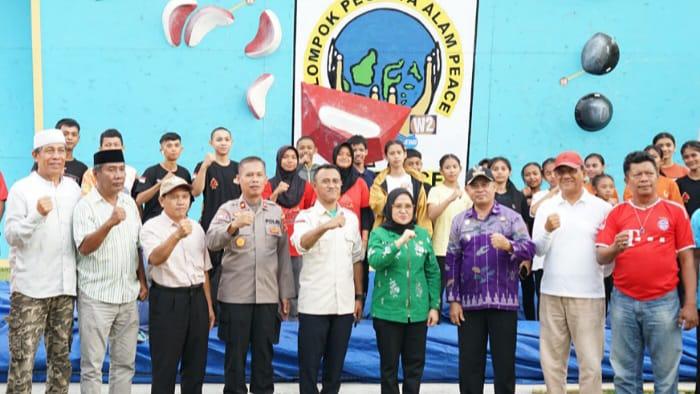 Irmayanti Pettalolo menghadiri acara pembukaan Open Tournament Peace Kaili Sport Climbing Fest Wali Kota Palu Cup II tahun 2025, Kamis (3/7/2025). (Foto: Pemkot Palu)
