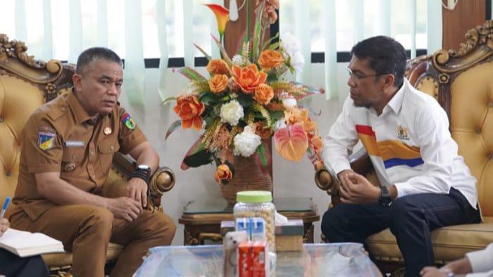Wali Kota Palu, Hadianto Rasyid menerima kunjungan pengurus Kamar Dagang dan Industri (Kadin) Kota Palu, Selasa (8/7/2025). (Foto: Pemkot Palu)