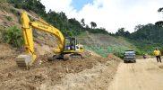 Proses pengerjaan preservasi Jalur Kebun Kopi. (Foto: binamarga.go.id)