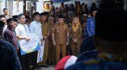 Hadianto Rasyid memimpin pelepasan dan upacara pemakaman pegawai Pemerintah Kota Palu, almarhum Mirfan, Senin (29/9/2025). (Foto: Pemkot Palu)