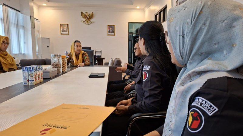 Wakil Wali Kota Palu, Imelda Liliana Muhidin menerima kunjunga jajaran Bawaslu Kota Palu, Senin (20/10/2025). (Foto: Pemkot Palu)